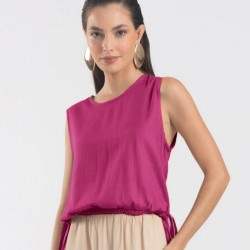 BLUSA CROPPED SEM MANGA COM BARRA AJUSTADA