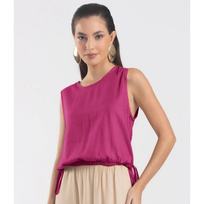 BLUSA CROPPED SEM MANGA COM BARRA AJUSTADA