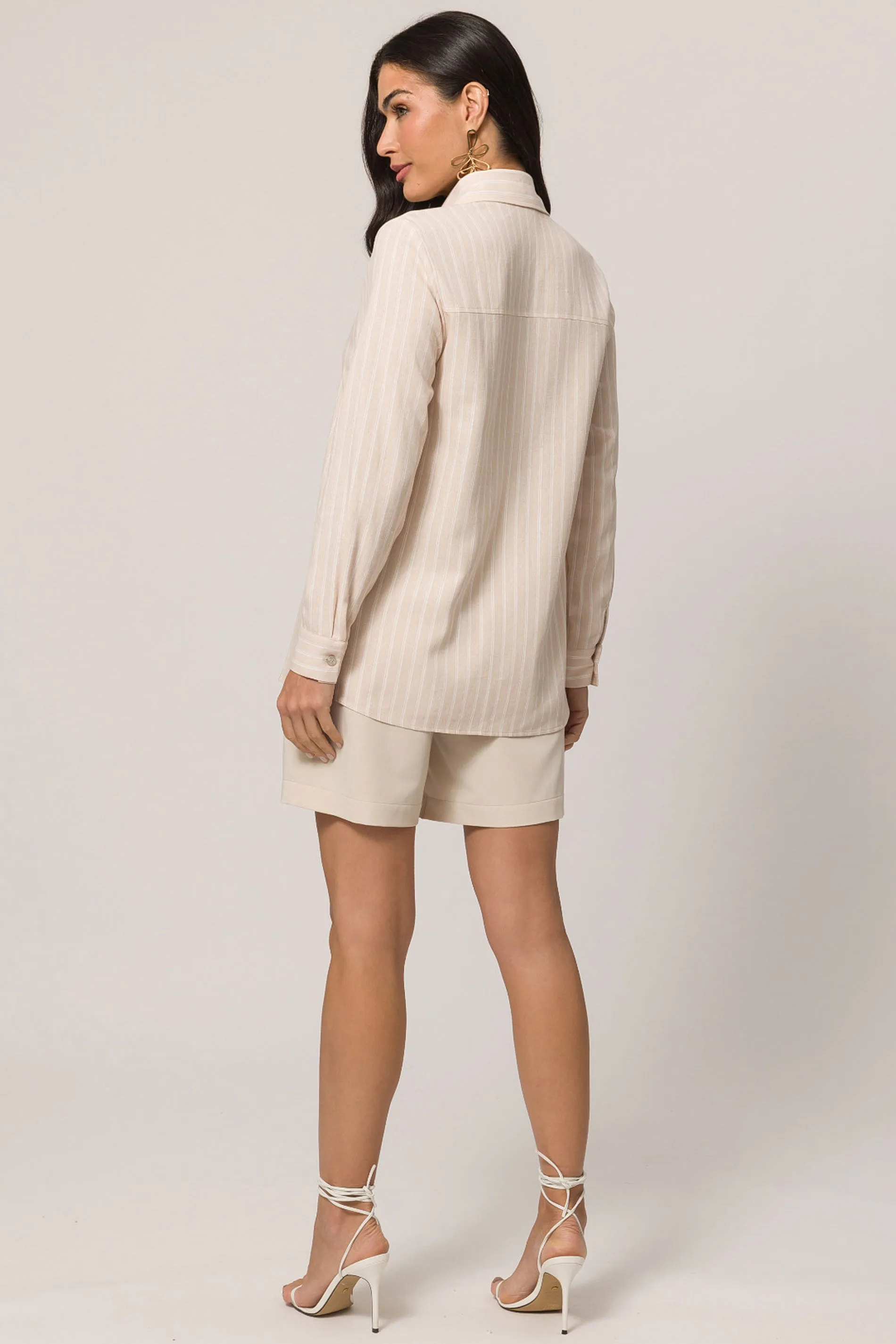 Camisa de Manga Longa em Plano Linen com Listras Camisa de Manga Longa em Plano Linen com Listras